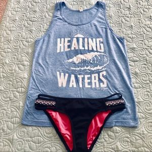 🏖Bundle! 🌊 Victoria Secret Bottoms and Cover Up!